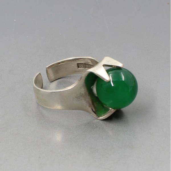 Kuppitan Kulta green agate and silve ring